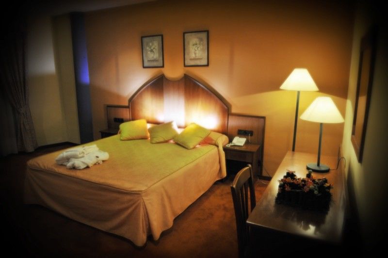 Reyes Ziries Hotel 3*