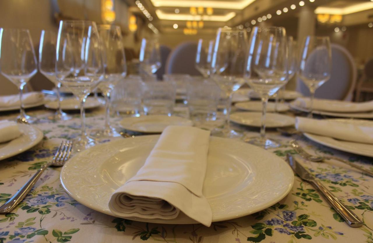 Reyes Ziries Hotel 3*